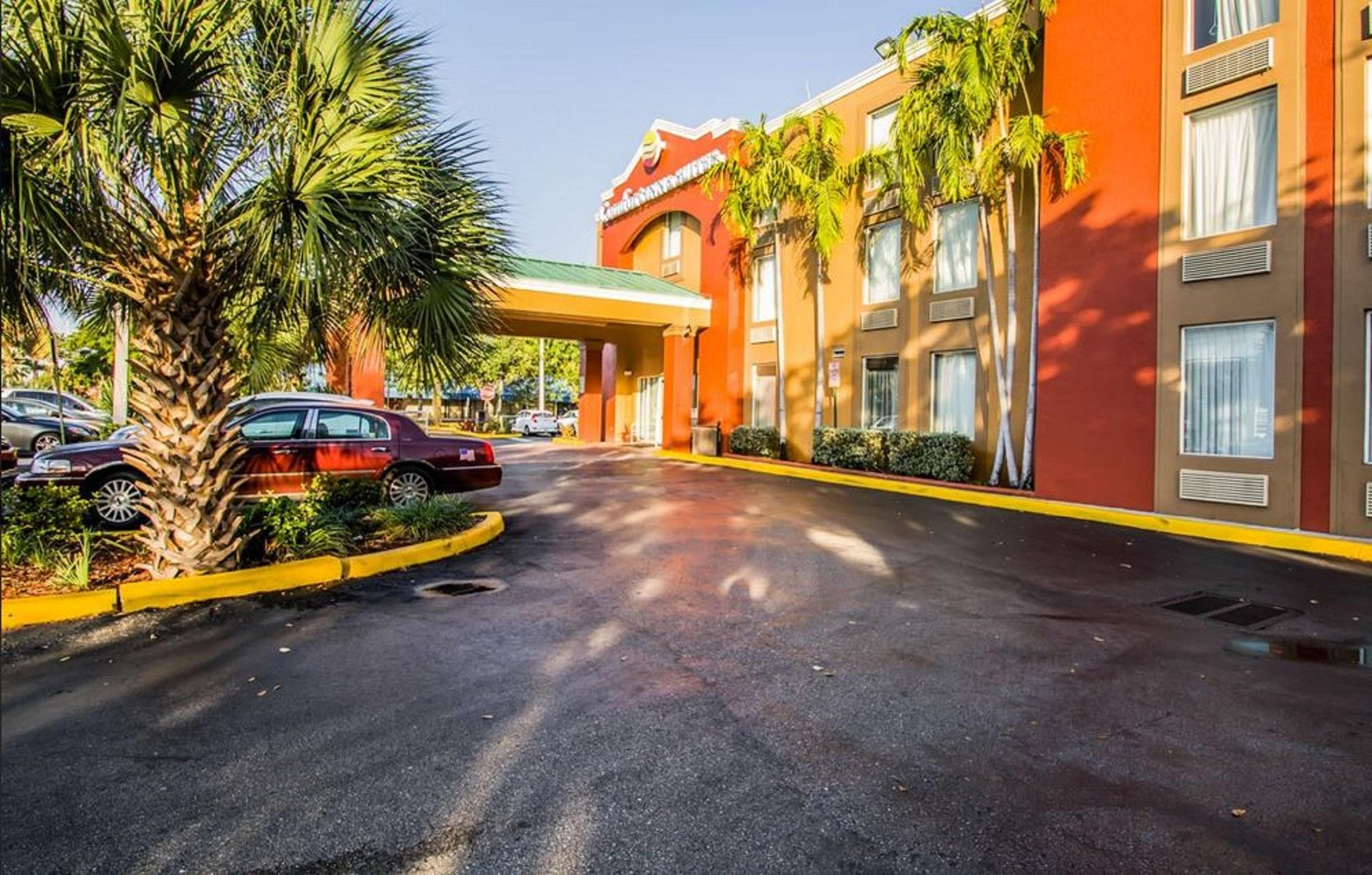 Comfort Inn & Suites Fort Lauderdale West Turnpike Lauderdale Lakes Bagian luar foto
