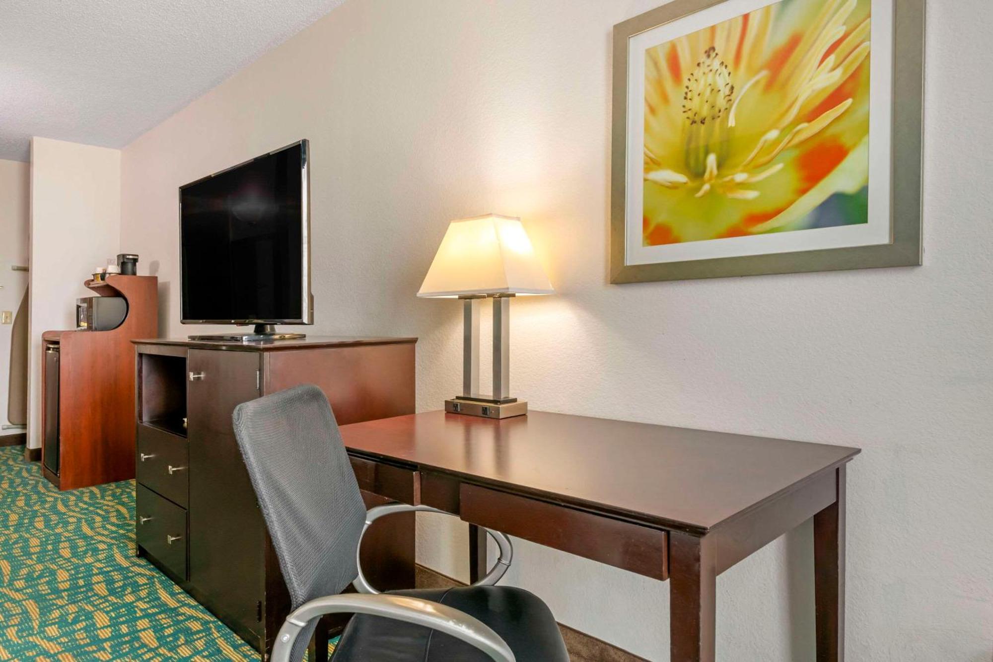 Comfort Inn & Suites Fort Lauderdale West Turnpike Lauderdale Lakes Bagian luar foto