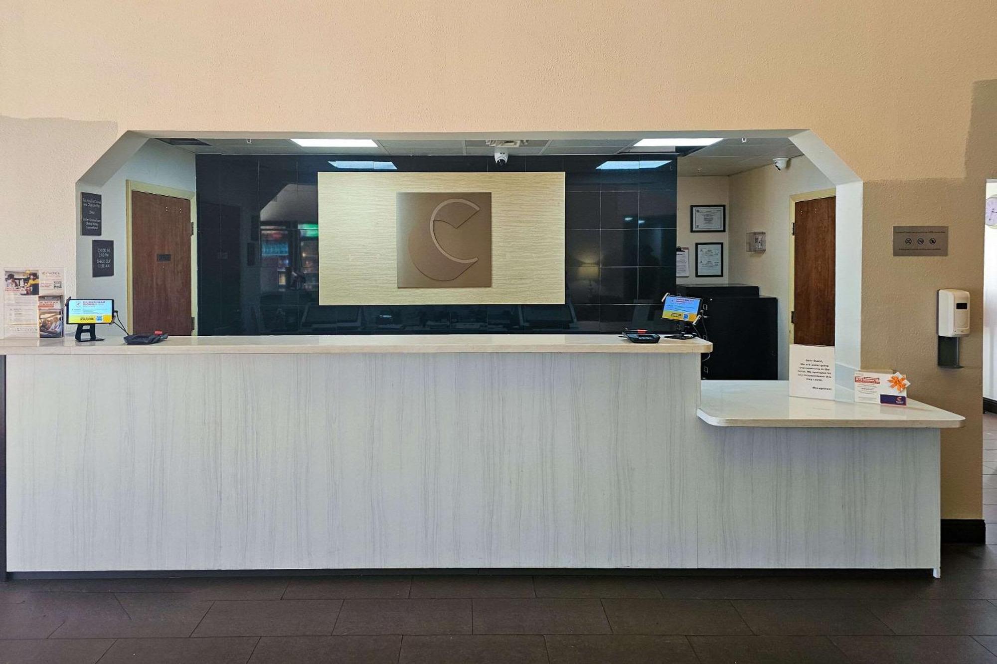 Comfort Inn & Suites Fort Lauderdale West Turnpike Lauderdale Lakes Bagian luar foto
